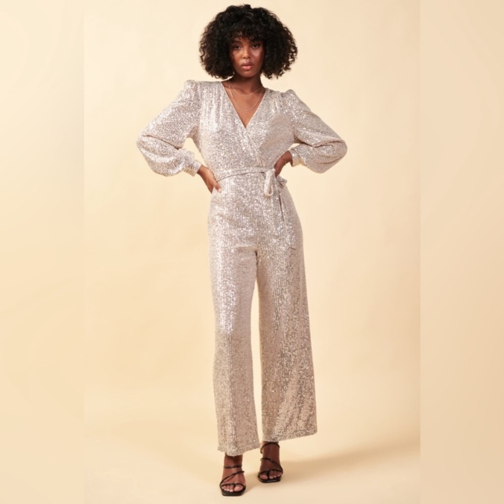 Skies Are Blue Womens Long Sleeve Sequined Champagne Jumpsuit